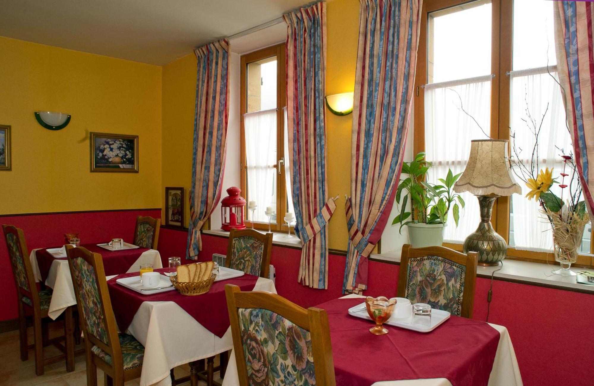 Logis Hotel Le Val De Vence Launois-sur-Vence Exteriér fotografie
